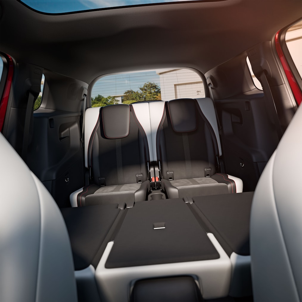 Yepyeni elektrikli GLB'nin iç tasarımı.