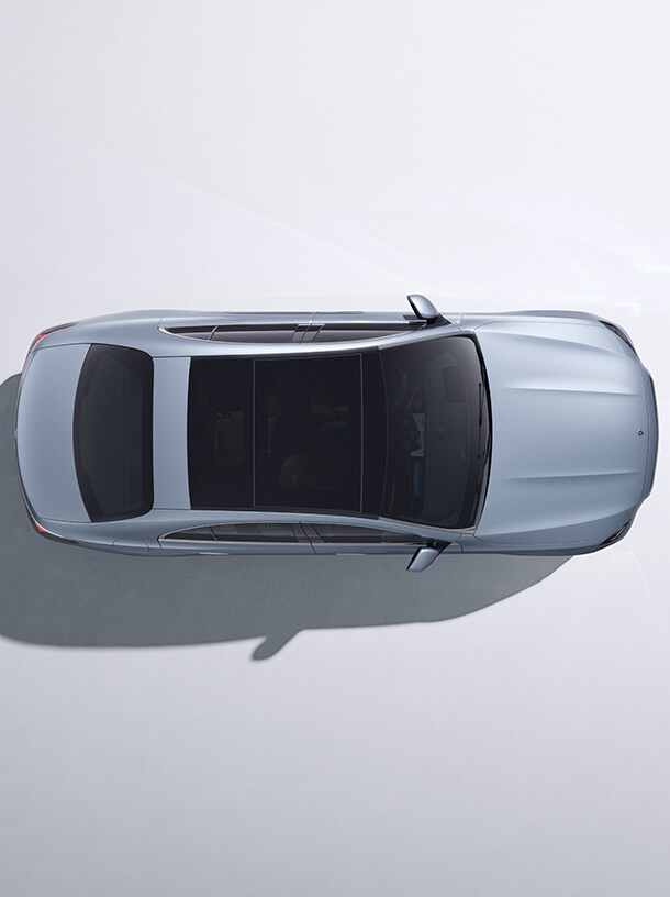 Mercedes-Benz R-Serisi Estate'in yandan görünümü.