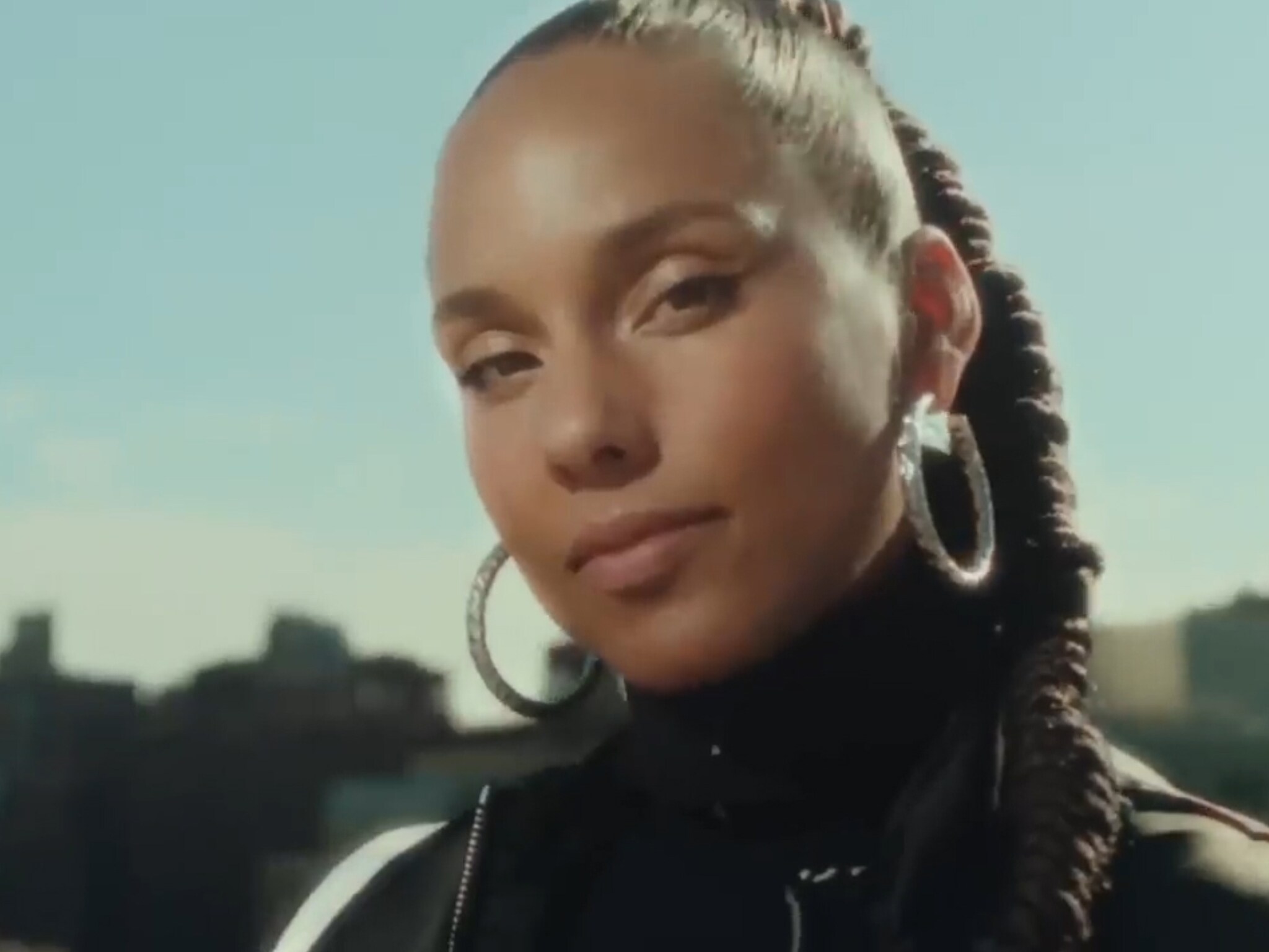 She's Mercedes: Alicia Keys