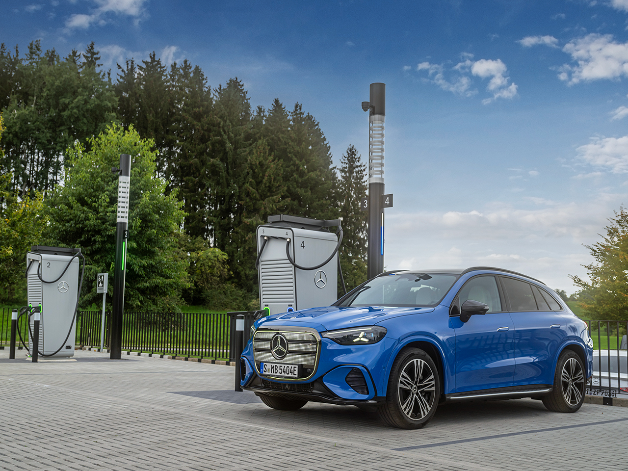 Yeni Elektrikli GLC şarj edilirken. Alpler'de Bir Şarj Hikâyesi | me time
