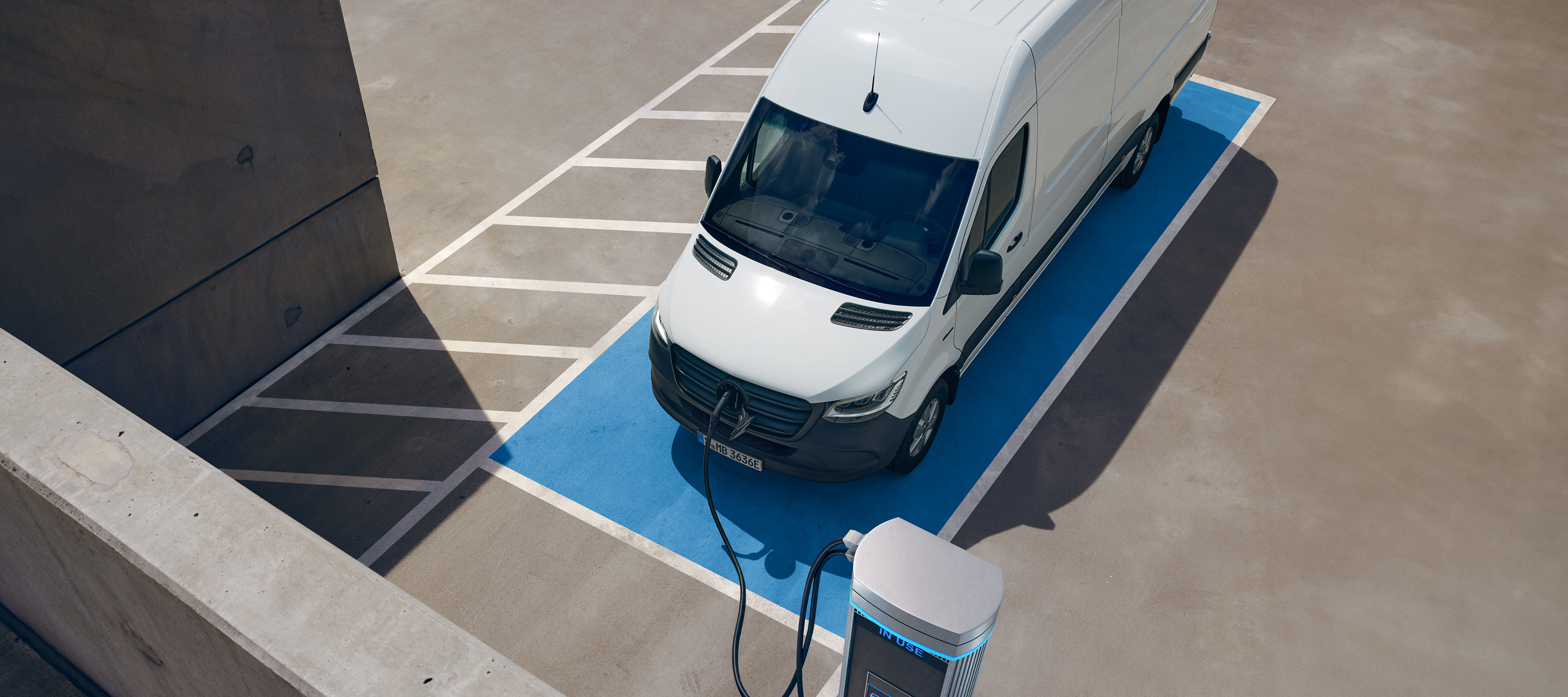 Elektrikli hafif ticari araç | Mercedes-Benz hafif ticari araç Mercedes-Benz'in elektrikli hafif ticari araçları eSprinter, şehir ortamında bir arada.