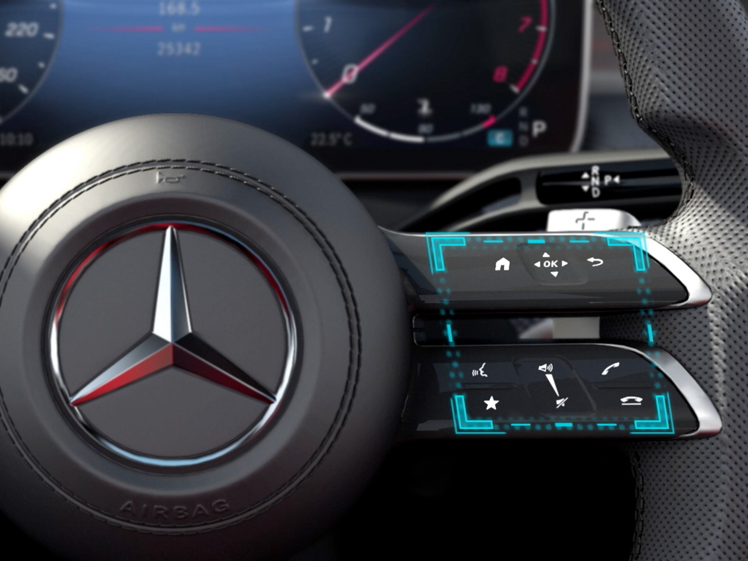 Videoda, Mercedes-Benz C-Serisi Sedan'daki MBUX dokunmatik kumanda konseptinin fonksiyonu gösterilmektedir.