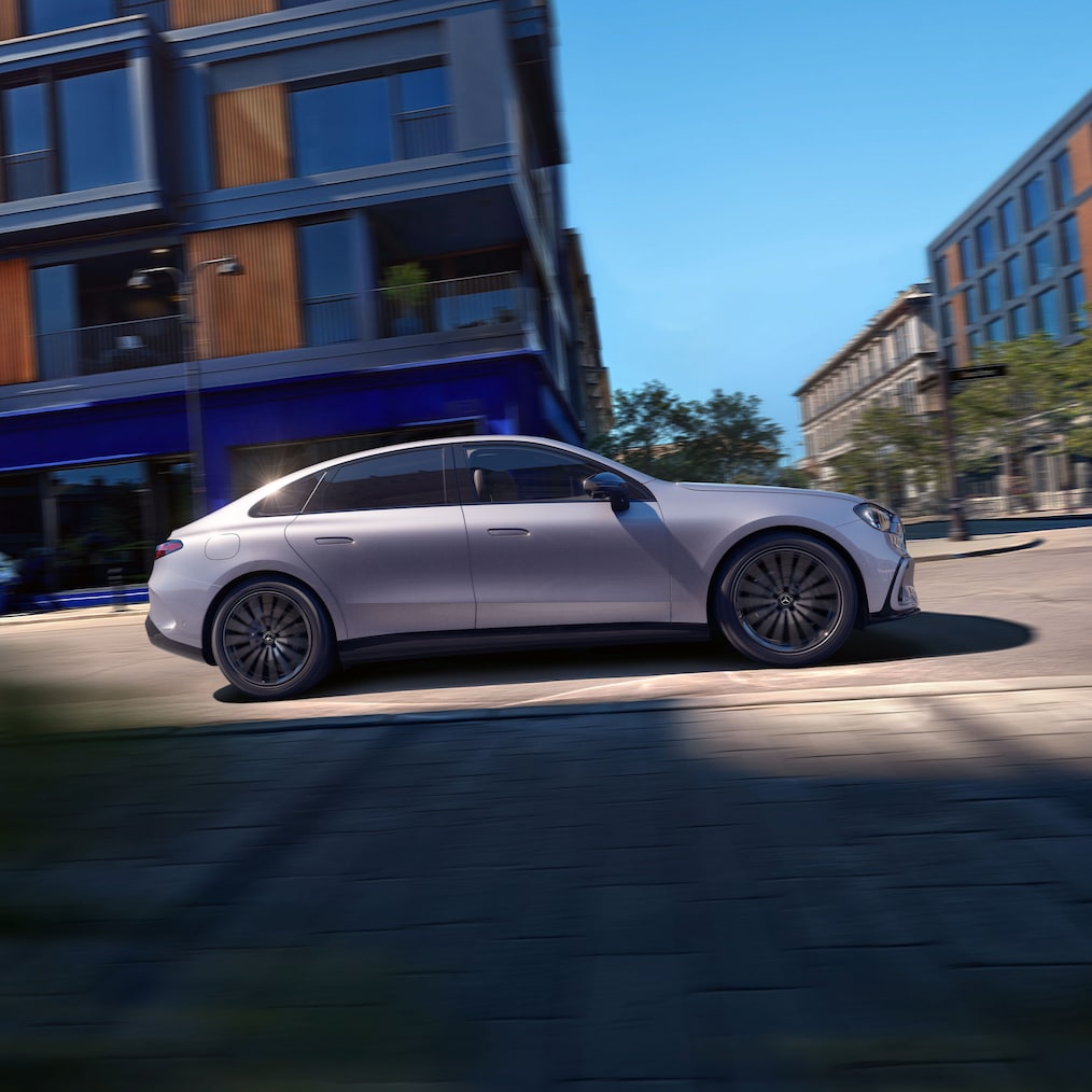 Yepyeni elektrikli Mercedes-Benz C-Serisinin Çeviklik ve Konfor Paketi.