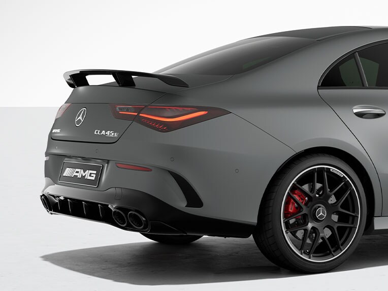 Mercedes-AMG'den AMG aerodinamik paketi Plus'a sahip CLA 35 4MATIC.