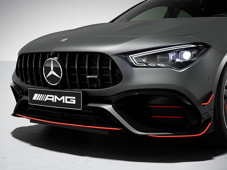 Mercedes-AMG'den AMG gece paketi II'ye sahip CLA 35 4MATIC.