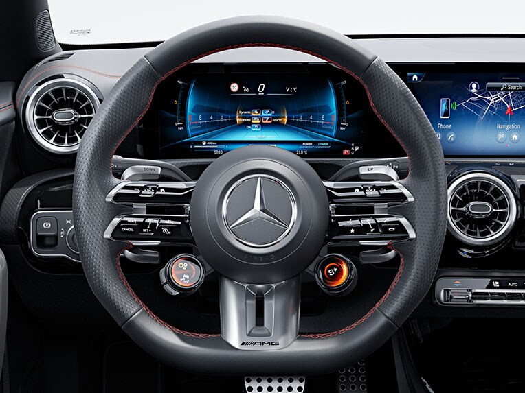 Mercedes-AMG'den CLA Coupé'deki Nappa deri AMG Performance direksiyon simidi