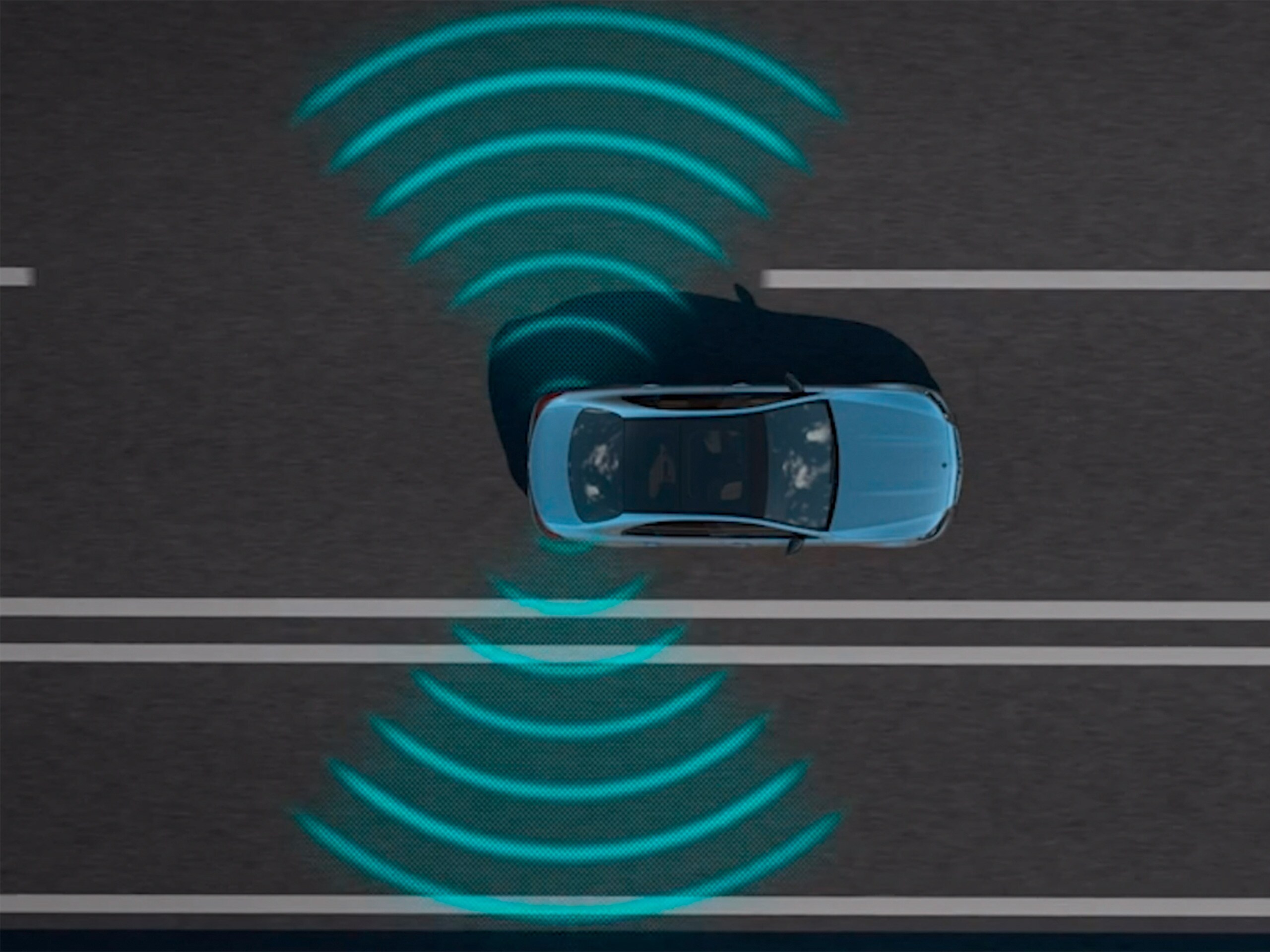 Videoda, Mercedes-Benz CLS Coupé'deki aktif kör nokta yardımcısının fonksiyonları gösterilmektedir.