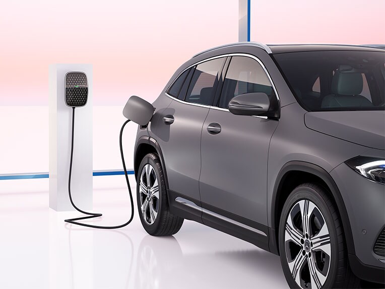 Mercedes-Benz duvar tipi şarj ünitesi.