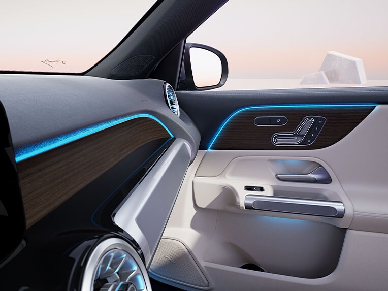 Mercedes-Benz'den yeni EQB’nin ambiyans aydınlatması.