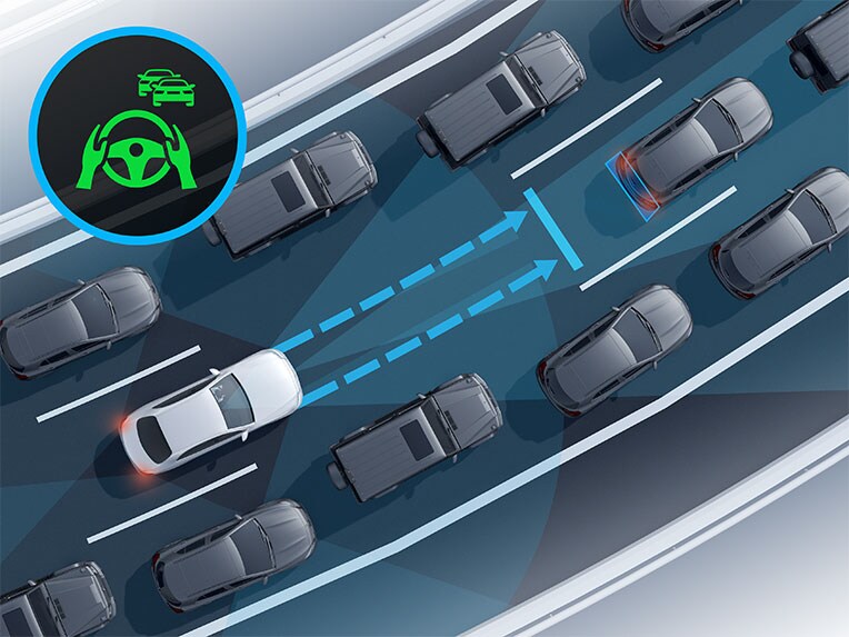 Yeni Mercedes-Benz EQB'deki aktif direksiyon yardımcısı.