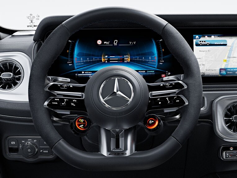Yeni Mercedes-AMG G-Serisi’ndeki Nappa deri / MICROCUT mikrofiber AMG Performance direksiyon simidi.