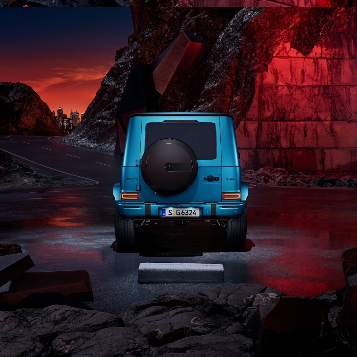 AMG Dış Karbon Fiber Paketine sahip bir Mercedes-AMG G 63'ün ön yandan görünümü.