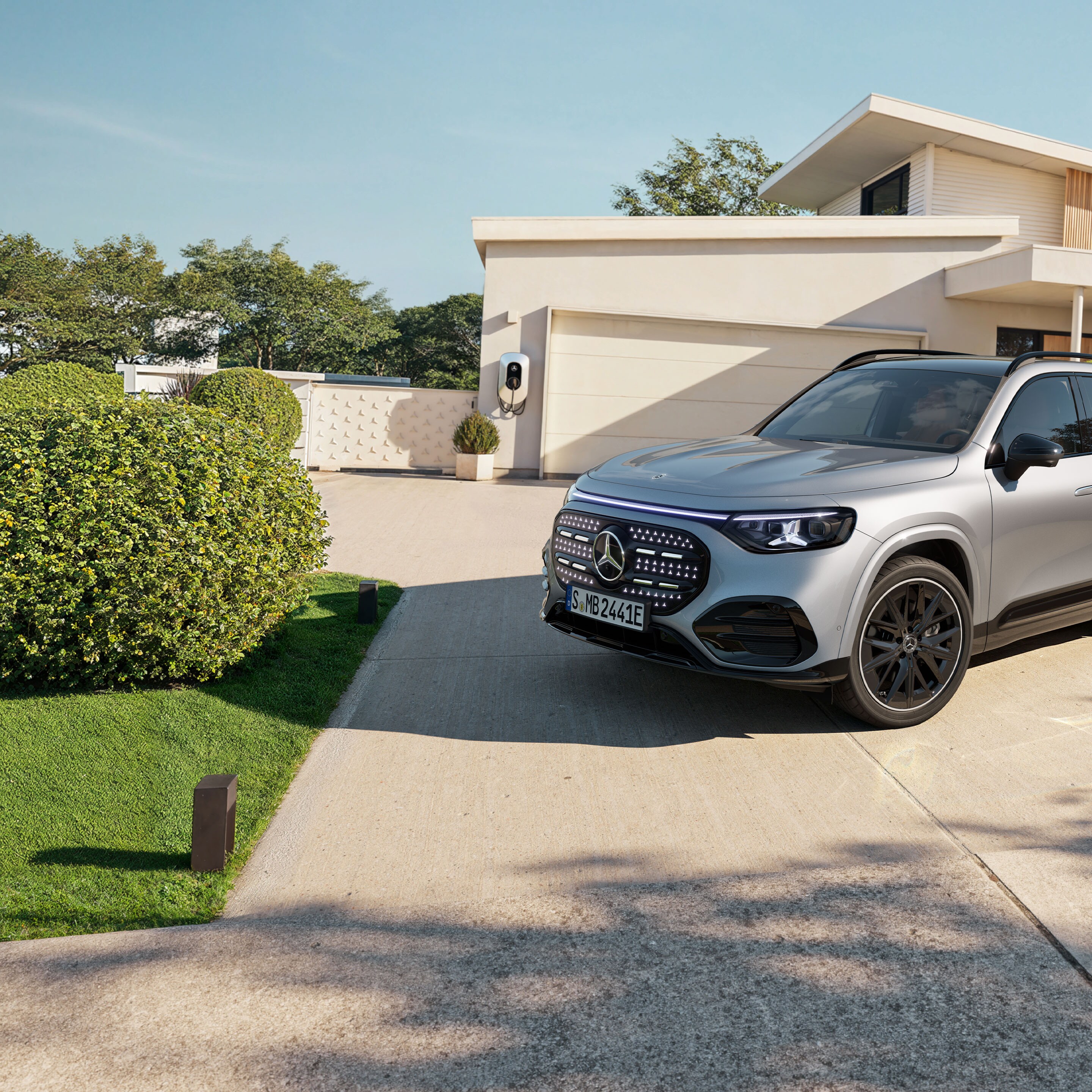 Yepyeni elektrikli Mercedes-Benz GLB'nin dış tasarımı.