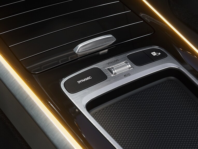 DYNAMIC SELECT seçimine sahip Mercedes-Benz GLB'de bir ekran.