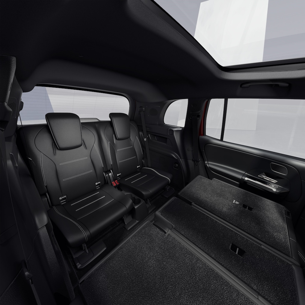 Opsiyonel üçüncü koltuk sırasına sahip Mercedes-Benz GLB'nin kısmi bir görünümü.