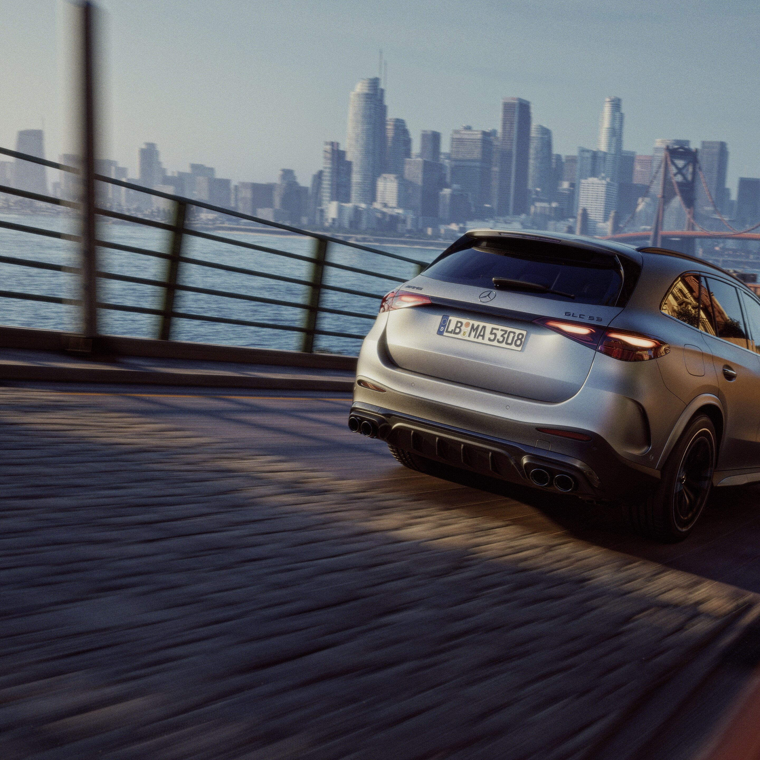 Yeni Mercedes-AMG GLC SUV'nin performansı.