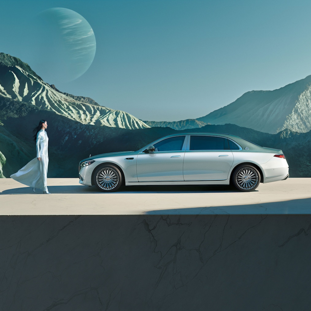 Mercedes-Maybach'ın iki renkli boyalı görünümü.