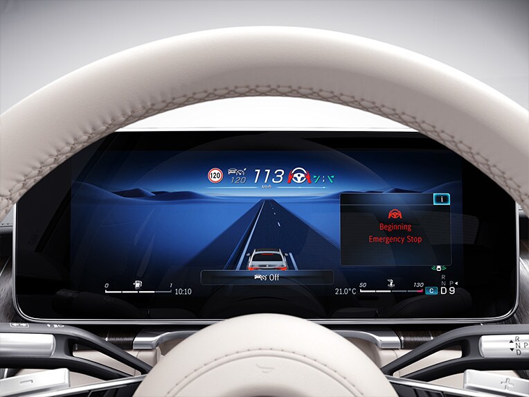 Mercedes-Maybach S-Serisi’nin 3D sürücü ekranı.