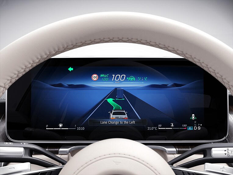 Mercedes-Maybach S-Serisi’nin 3D sürücü ekranı.