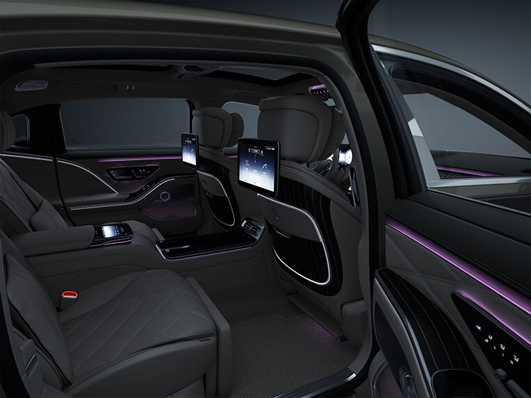 MANUFAKTUR High-End paketine sahip Mercedes-Maybach S-Serisi’nin iç mekanı.