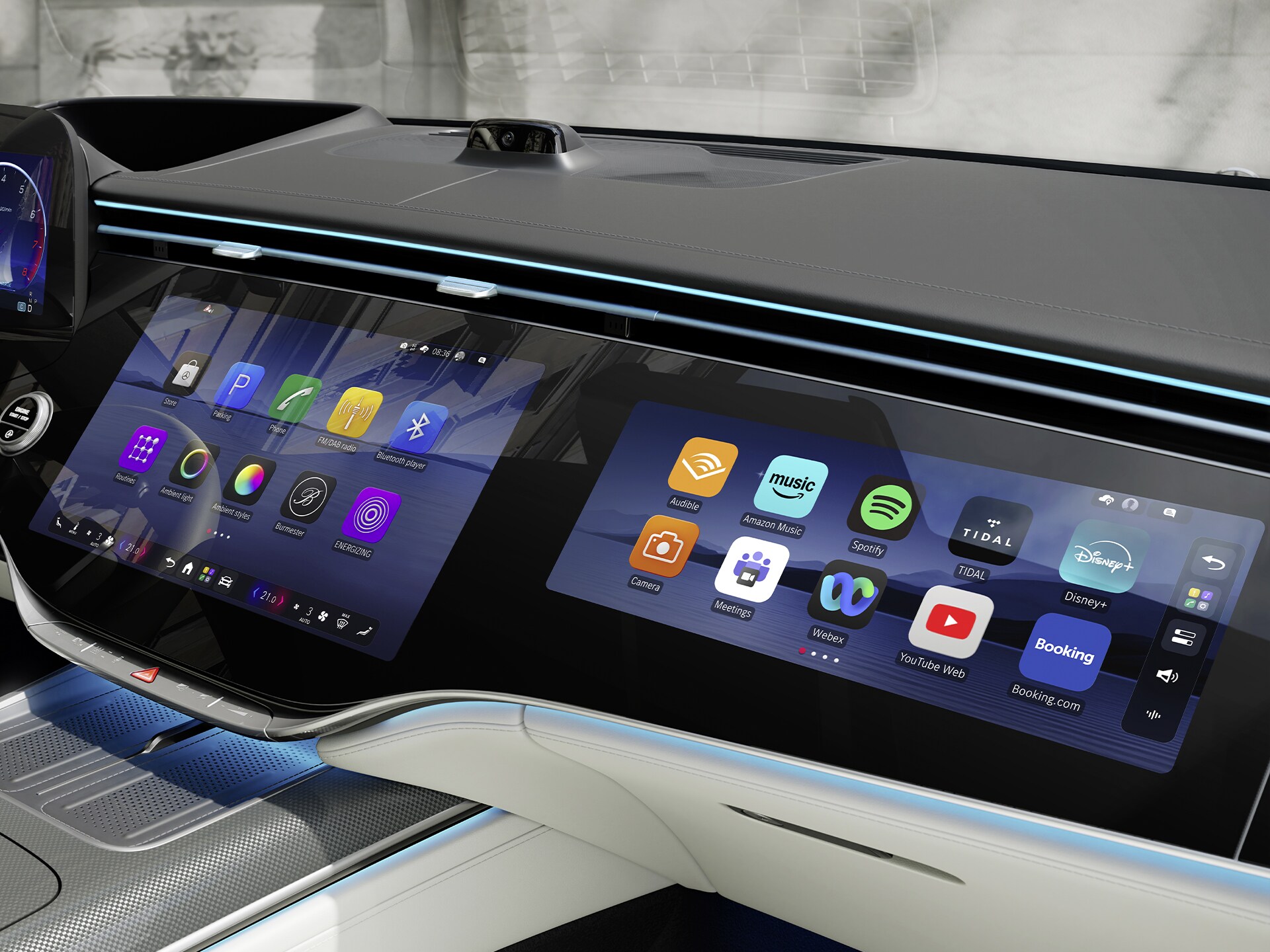 Yeni Mercedes-Benz S-Serisi Uzun Sedan’ın kokpitindeki bulunan MBUX Superscreen, Mercedes-Benz'in MB.OS işletim sistemini gösteriyor.