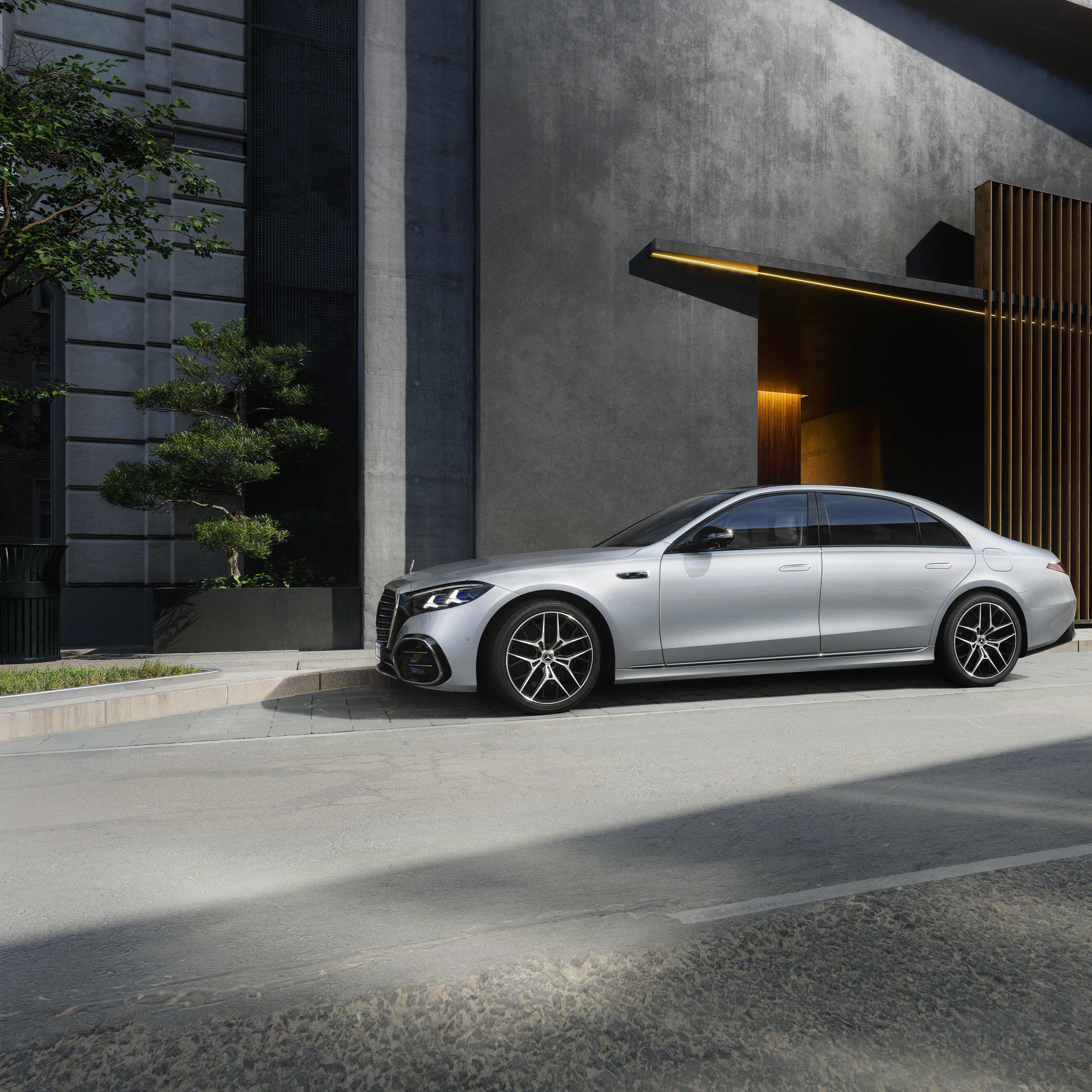 S-Serisi Sedan | Mercedes-Benz Yeni Mercedes-Benz S-Serisi Uzun Sedan’ın yakından yan görünümü.