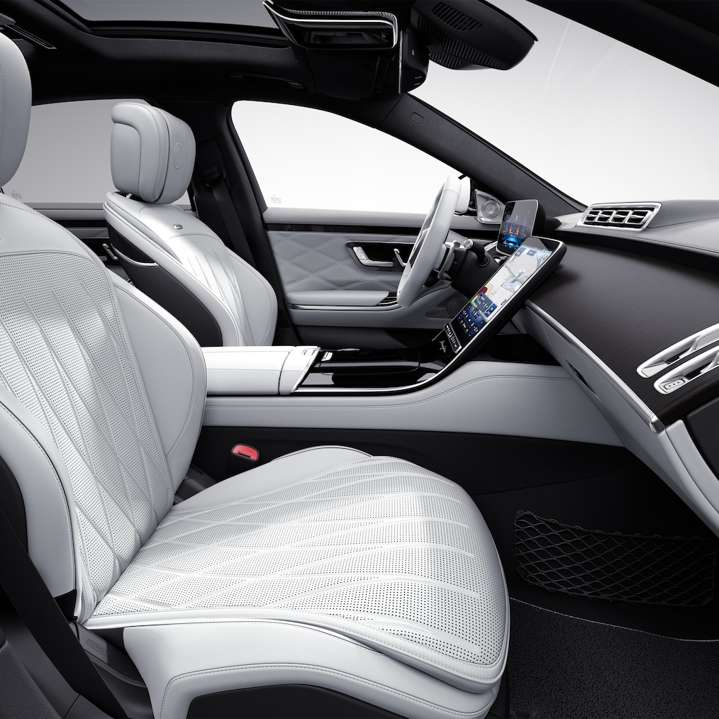 Mercedes-AMG S 63 E PERFORMANCE'ın yandan görünümü (özel MANUFAKTUR boyalar için).