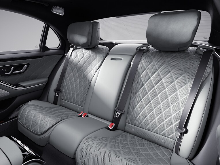 Exclusive paketine sahip Mercedes-Benz S-Serisi Sedan'ın iç mekanı.