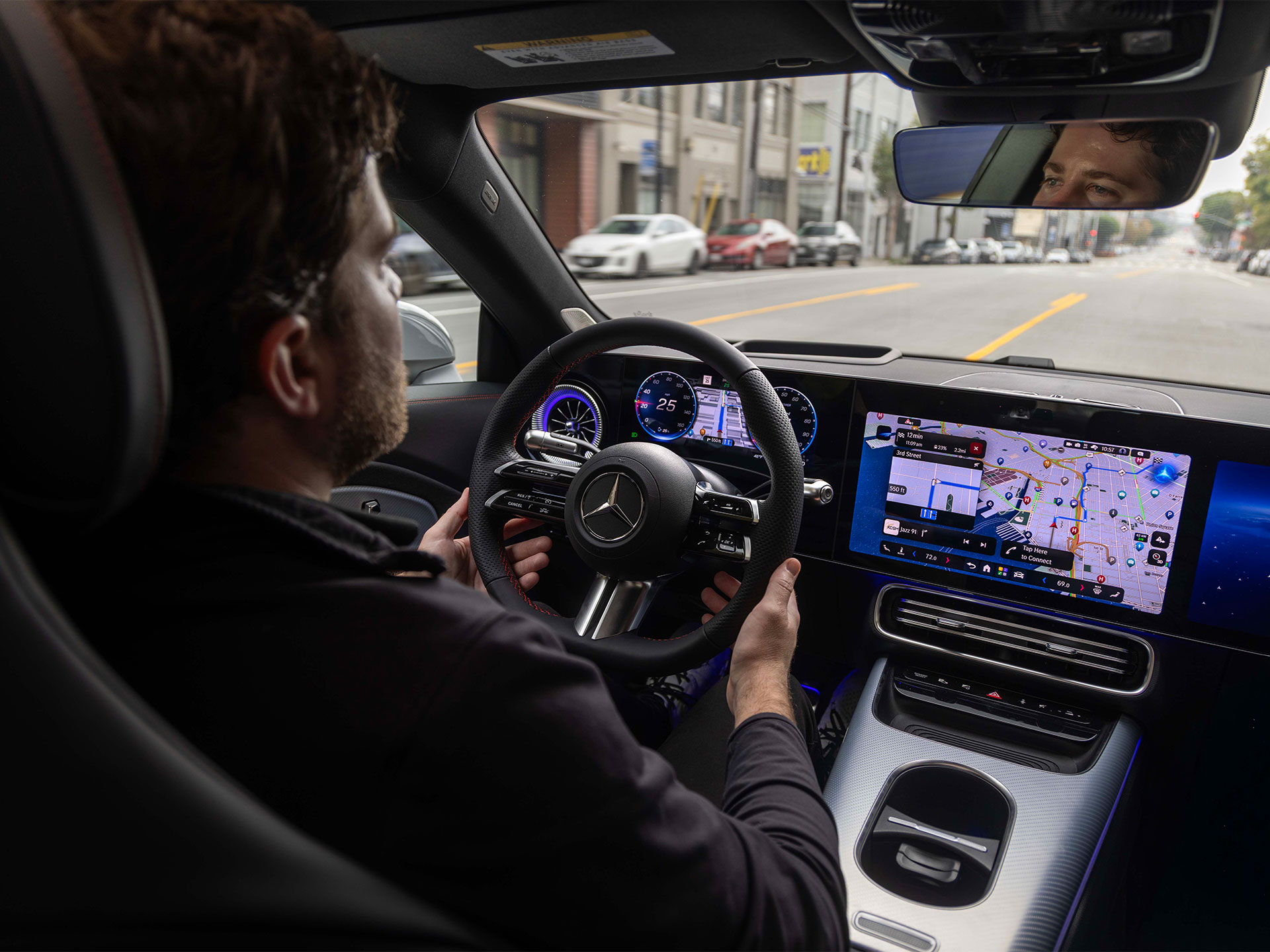 MB.DRIVE | Otomatikleştirilmiş sürüş ve yardım sistemleri | Mercedes-Benz Bir Mercedes-Benz aracının kokpiti.