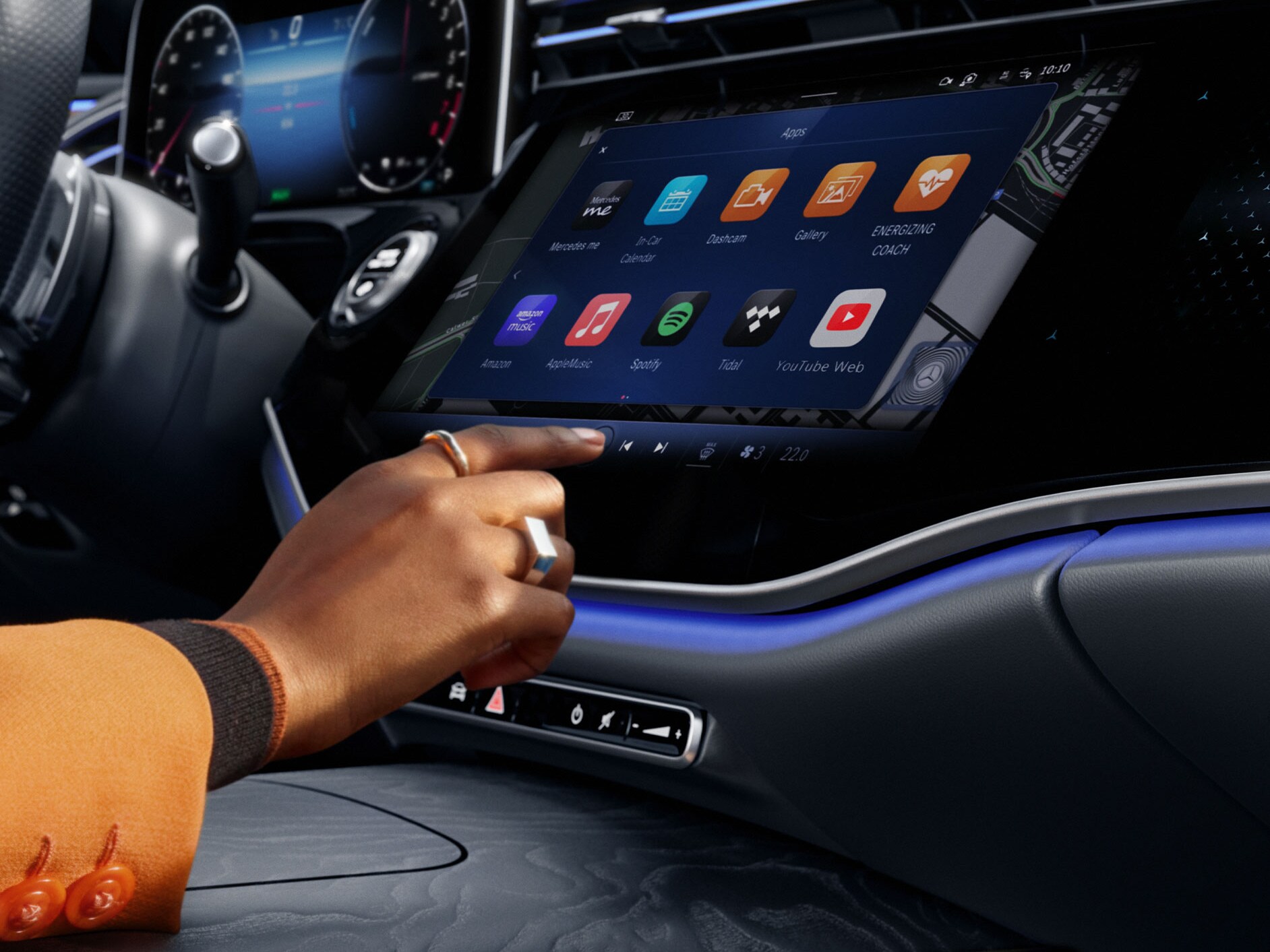 Mercedes-Benz'den E-Serisi Sedan'ın iç mekanı.