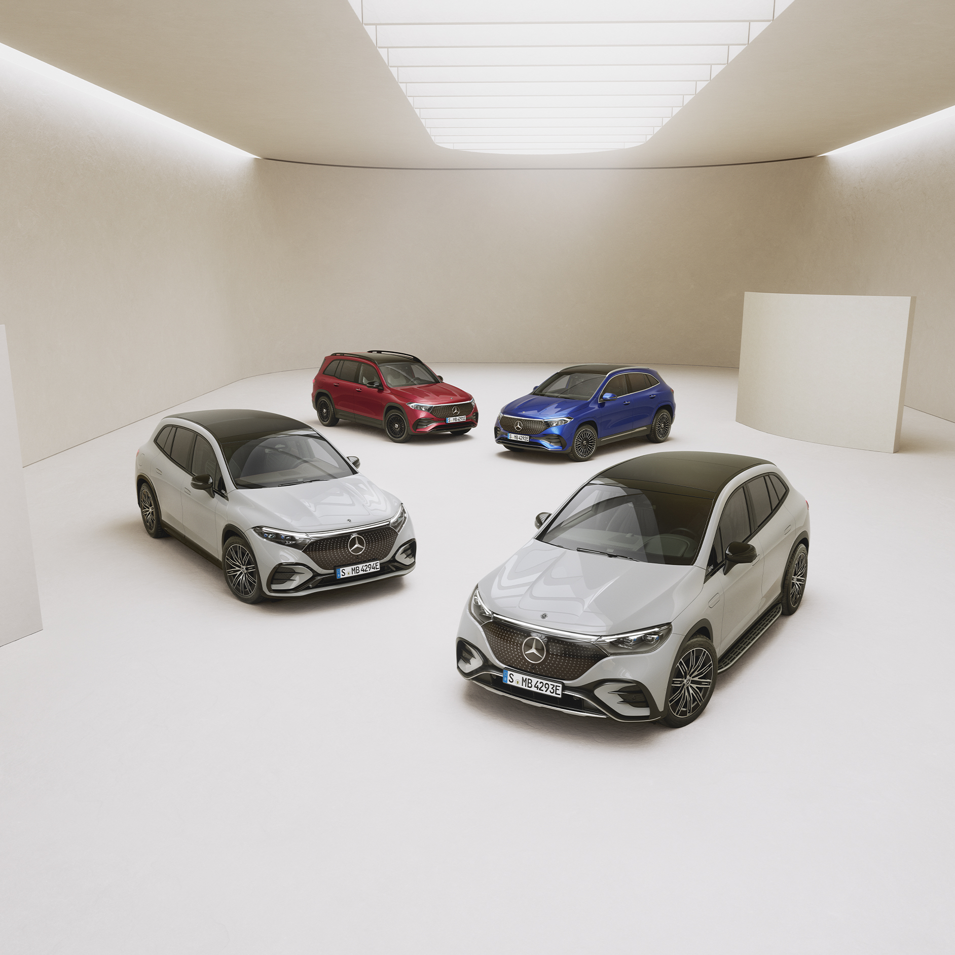 Bir grup Mercedes-Benz modeli. Bir grup Mercedes-Benz modeli.