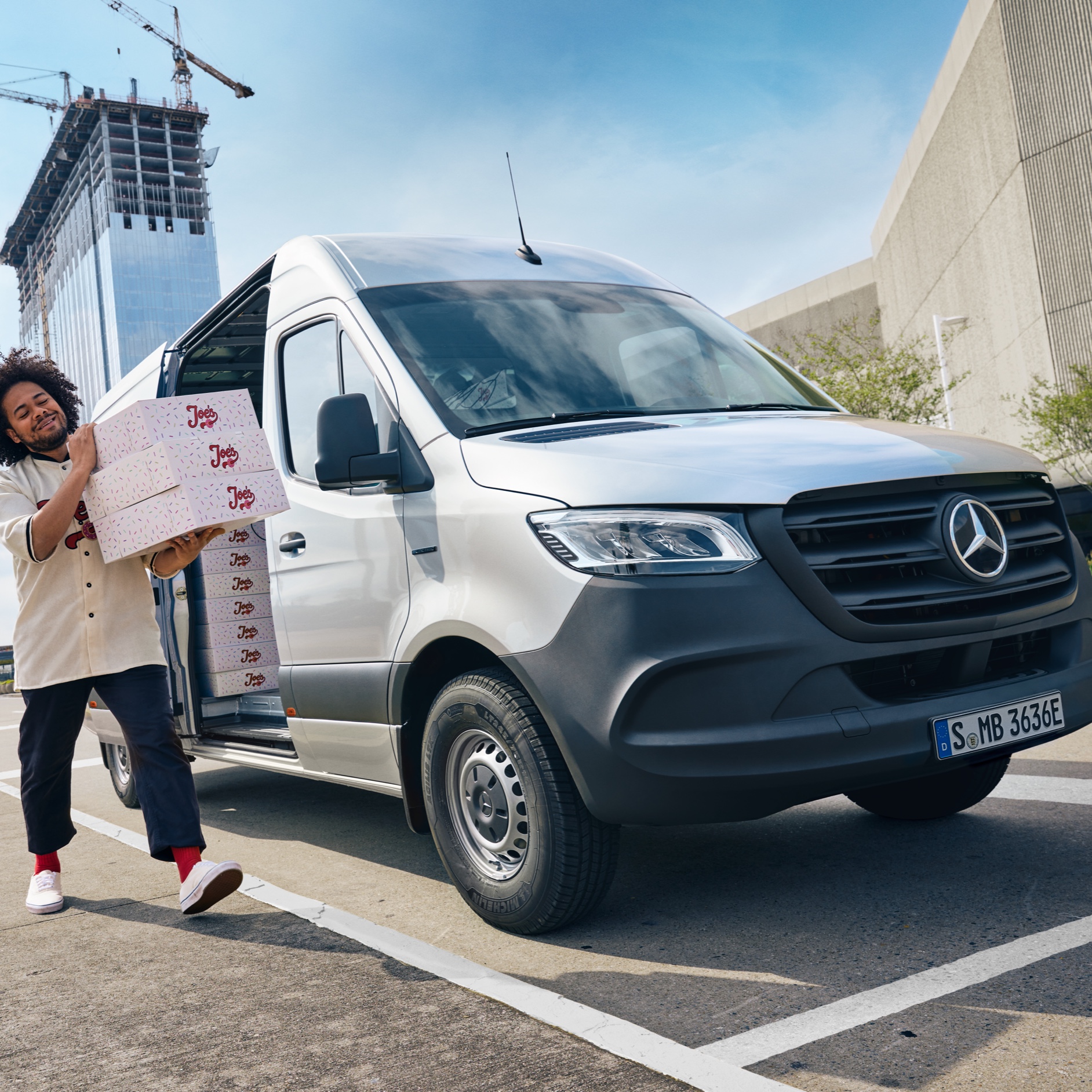 VanSolution | eSprinter panelvan araç | Mercedes-Benz VanSolution'dan sektörel bir çözüm bulunan bir Mercedes-Benz eSprinter panelvan araç.