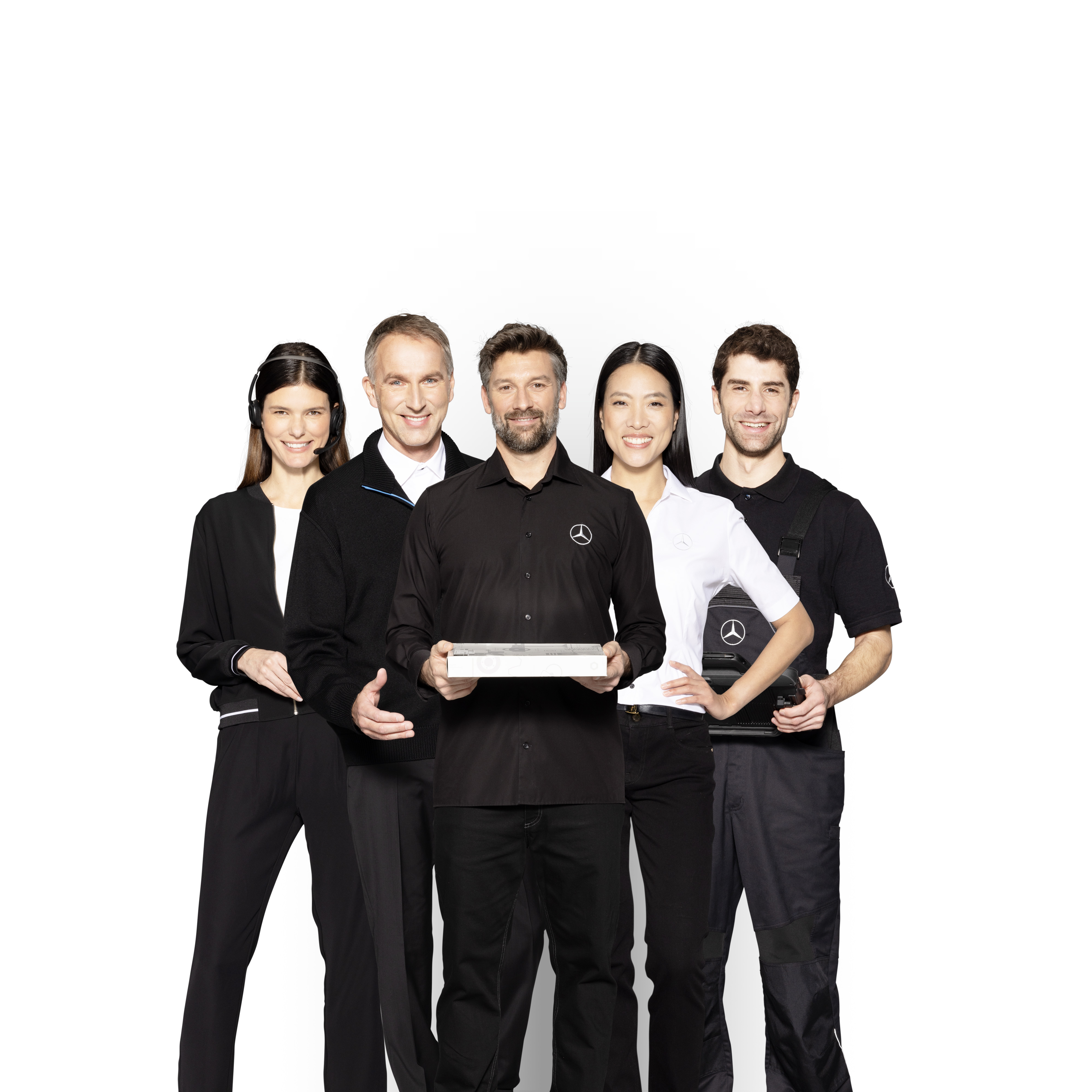 Mercedes-Benz | Hafif Ticari Araçlar için Hizmet Mercedes-Benz Hafif Ticari Araç Hizmetlerini simgeleyen beş Mercedes-Benz Referansı